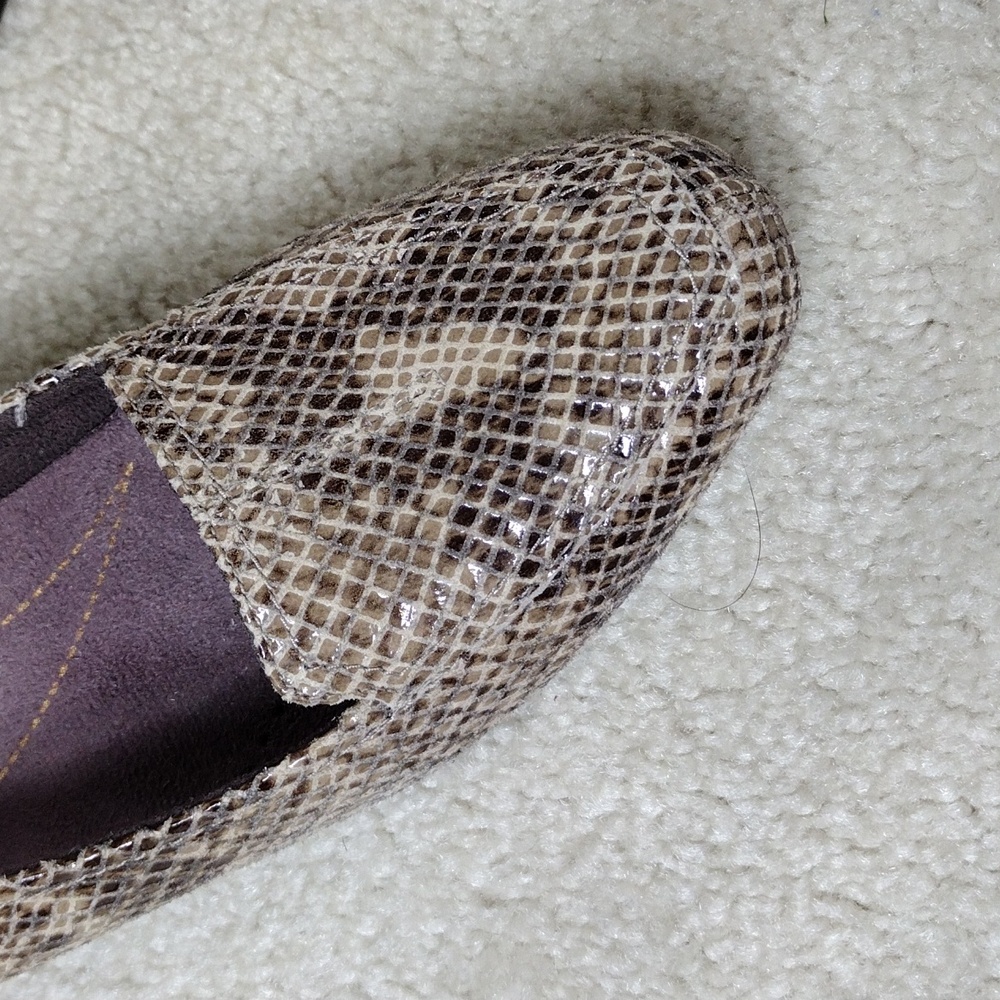 Clarks Women's Gray And Tan Python Print Leather … - image 2